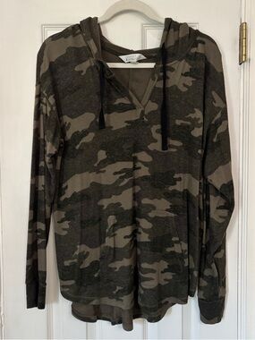 Market & Spruce | Hooded Long Sleeve